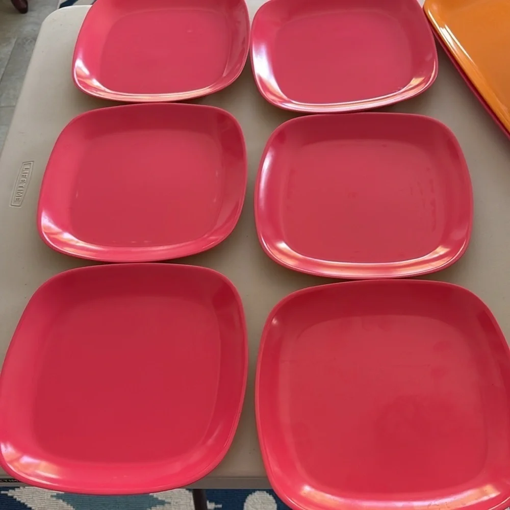 Precidio - Set of 6 Pink Rectangular Plates & 2 serving platters.  Melamine